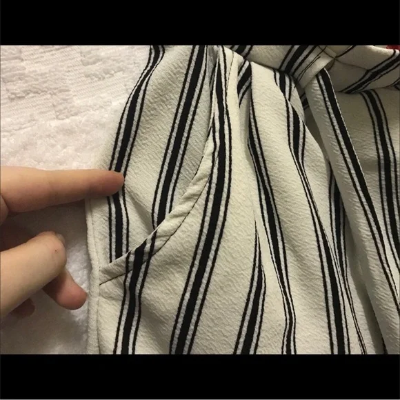 Hot Kiss Comfy Ruffled White Striped Shorts - Picture 5 of 8